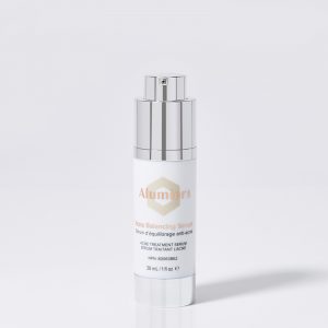 A highly effective, lightweight serum that penetrates pores to reduce acne, allow skin to heal and prevent new blemishes.