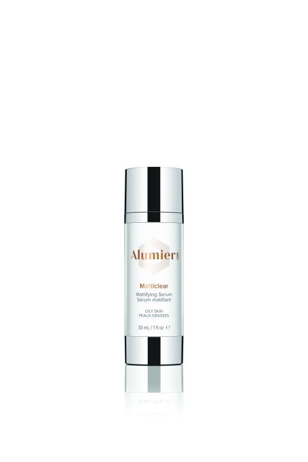 A lightweight oil-absorbing serum that helps reduce shine and refine skin texture, resulting in a smooth, matte finish.